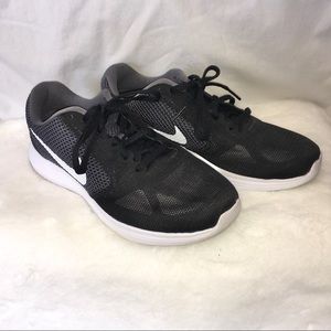 Nike Revolution Tennis Shoes